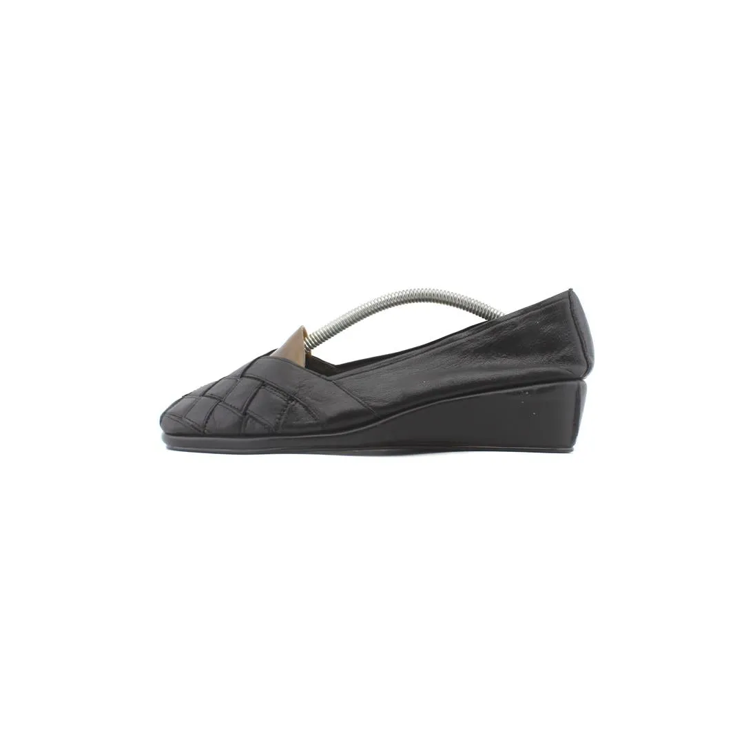 AEROSOLES STITCHNTURN