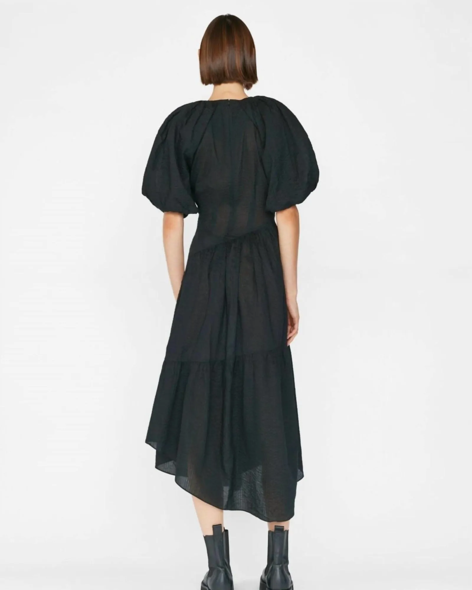 Gathered Seam Puff Sleeve Dress in Noir | Noir
