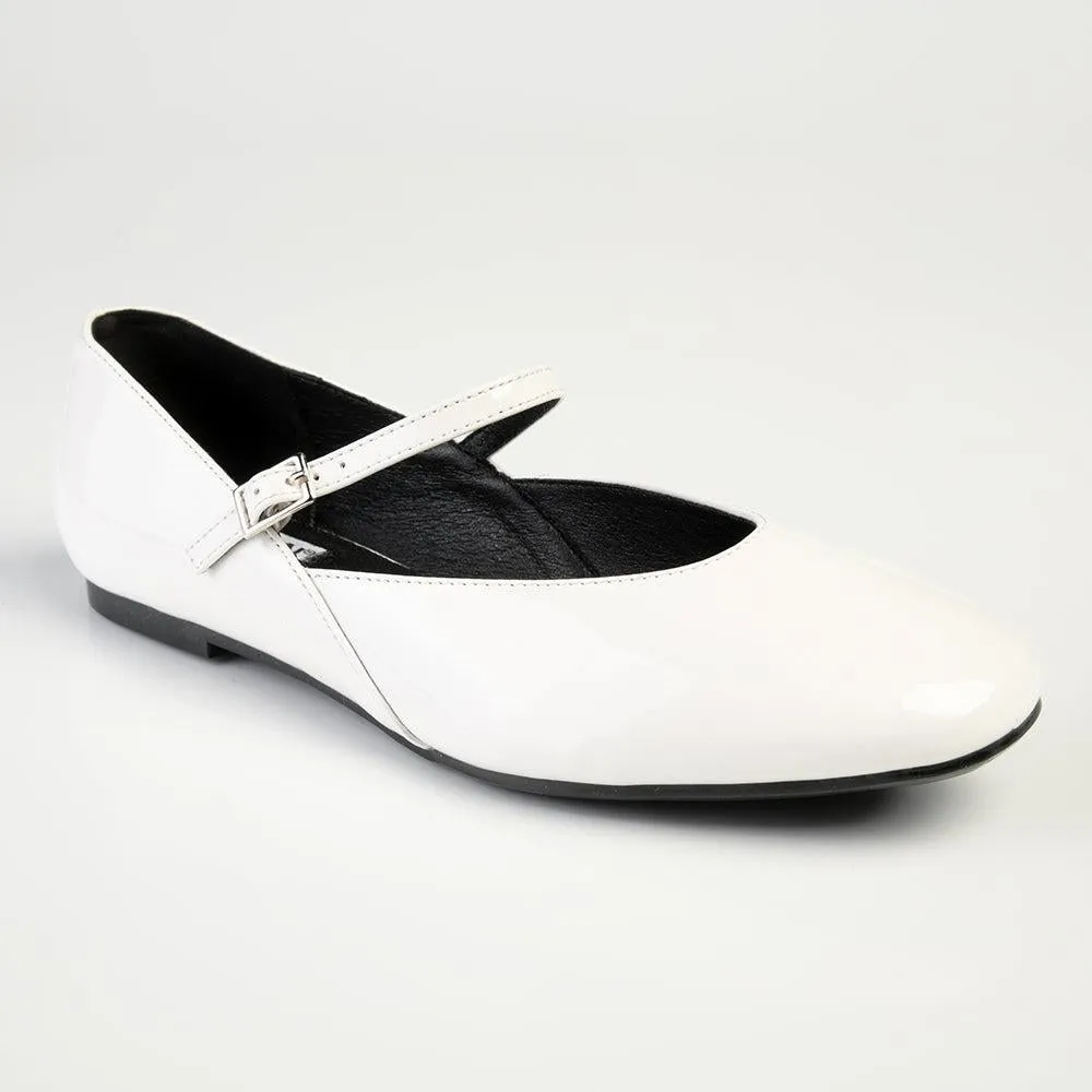 Madison Bambi Pump With Buckle Strap - White