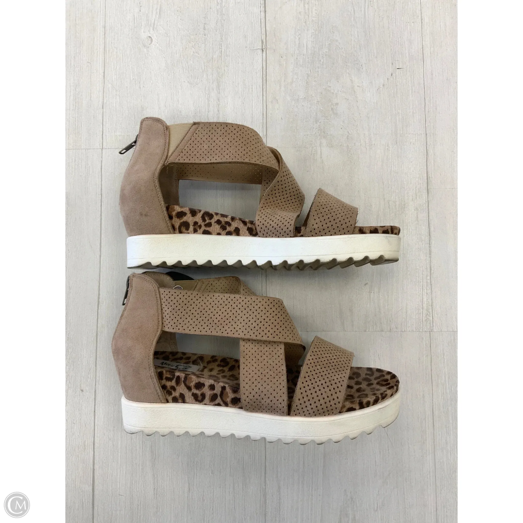 Shoes Flats By Very J In Brown, Size: 8.5