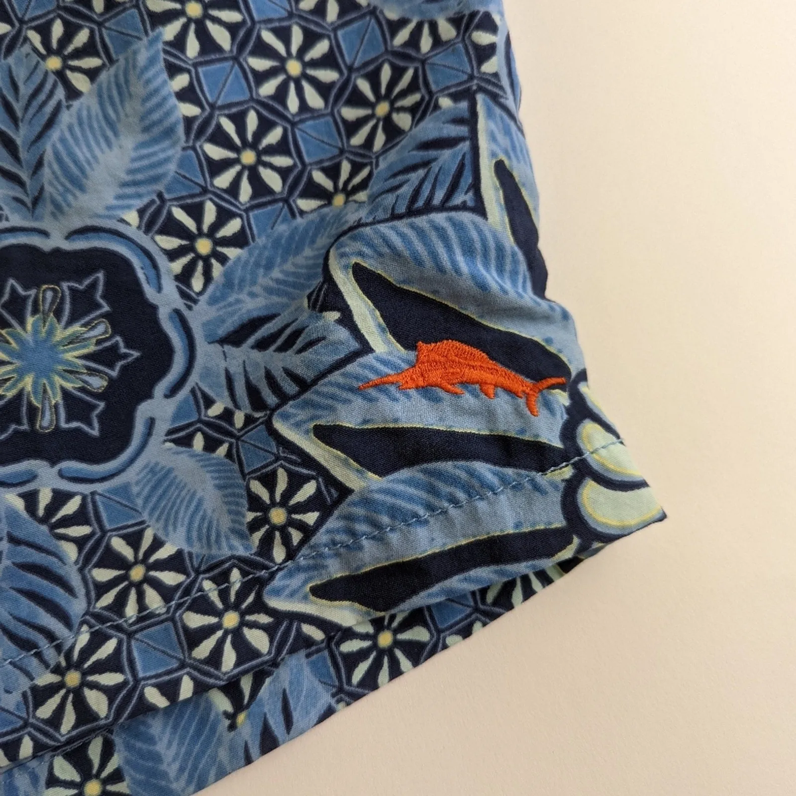 Tommy Bahama Men's Board Shorts M
